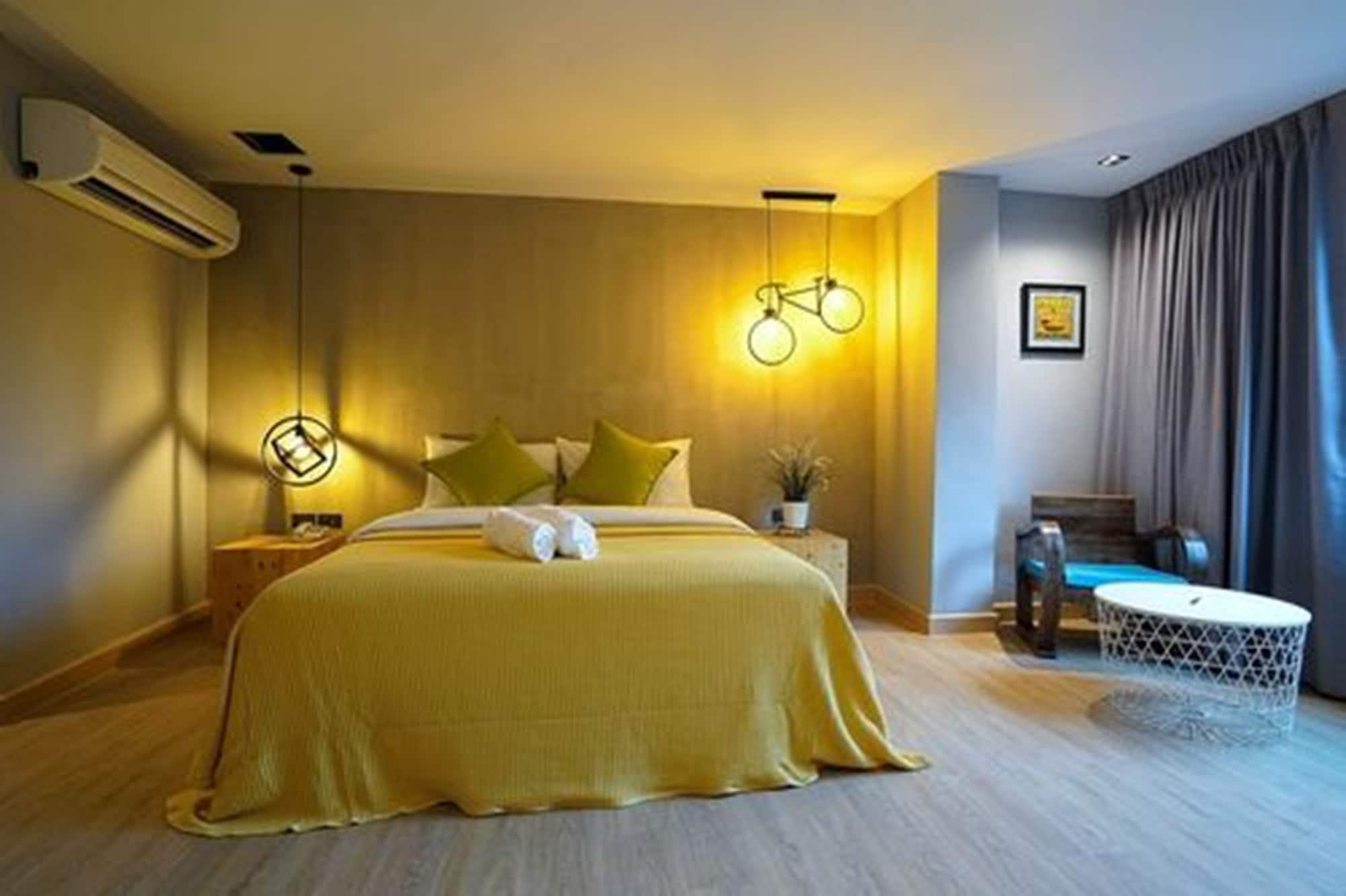 Hap@Sathorn Hotel Bangkok Luaran gambar