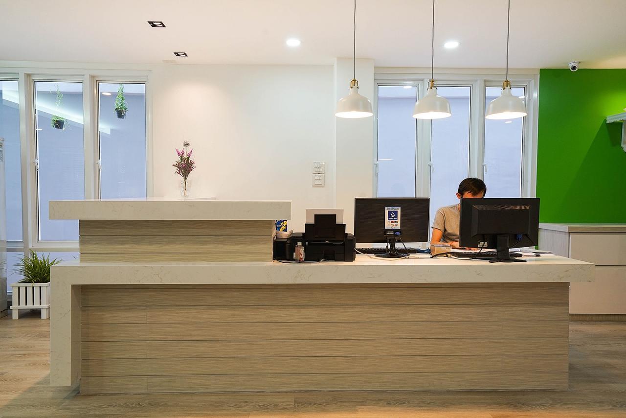 Hap@Sathorn Hotel Bangkok Luaran gambar